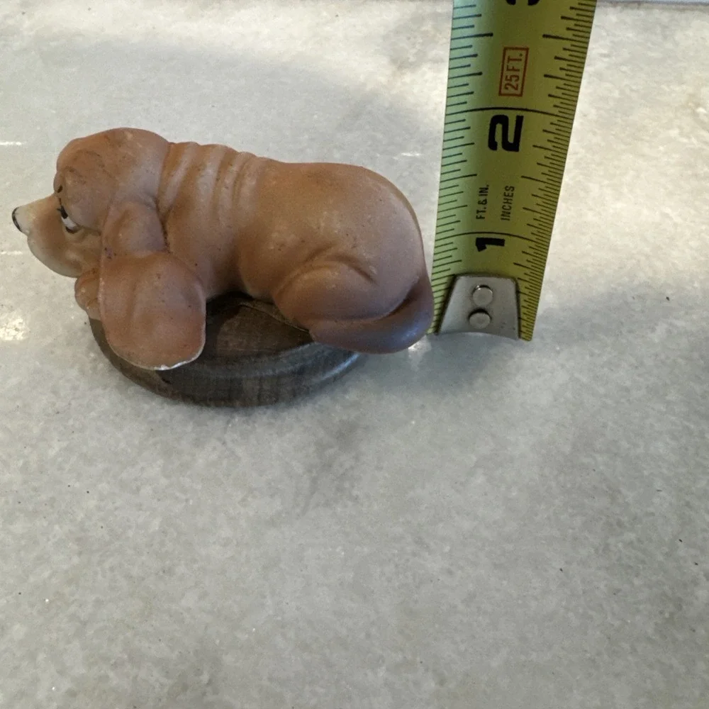 N. TICHE‎ PORCELAIN BASSETT HOUND FIGURINE - Italy